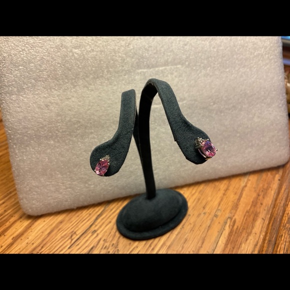 COPY - 10kt white gold Sapphire and Diamonds - Picture 2 of 3